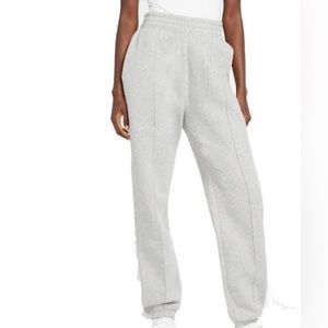 NIKE OVERSIZED JOGGERS